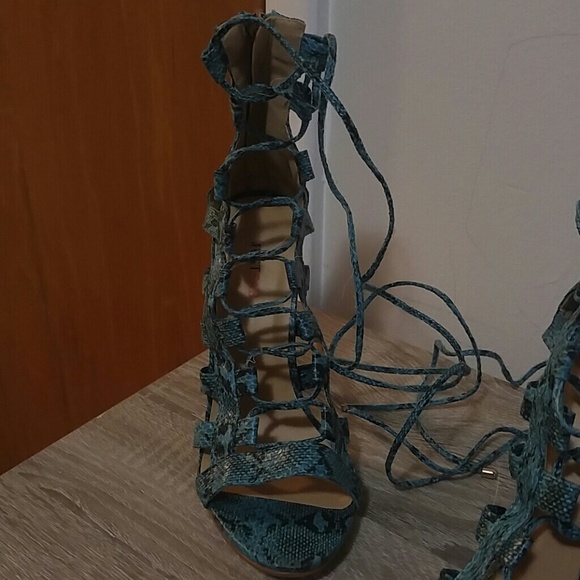 Heels - Picture 2 of 4